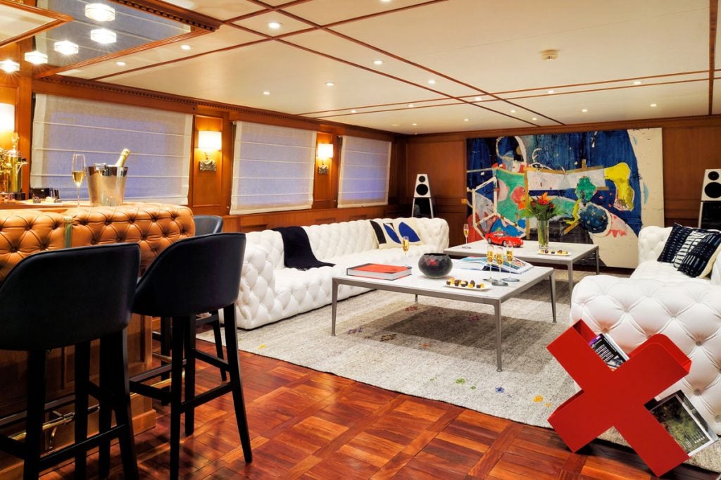 yacht Sanoo interior