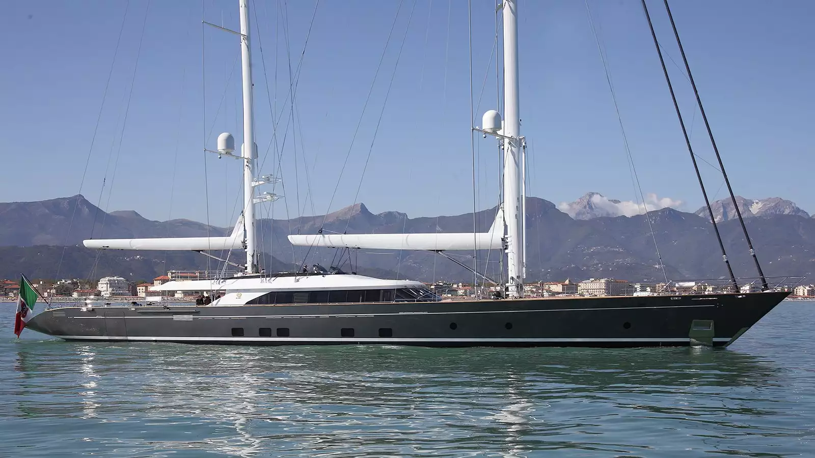 Yate SEVEN • Perini Navi • 2017 • Propietario Ennio Doris