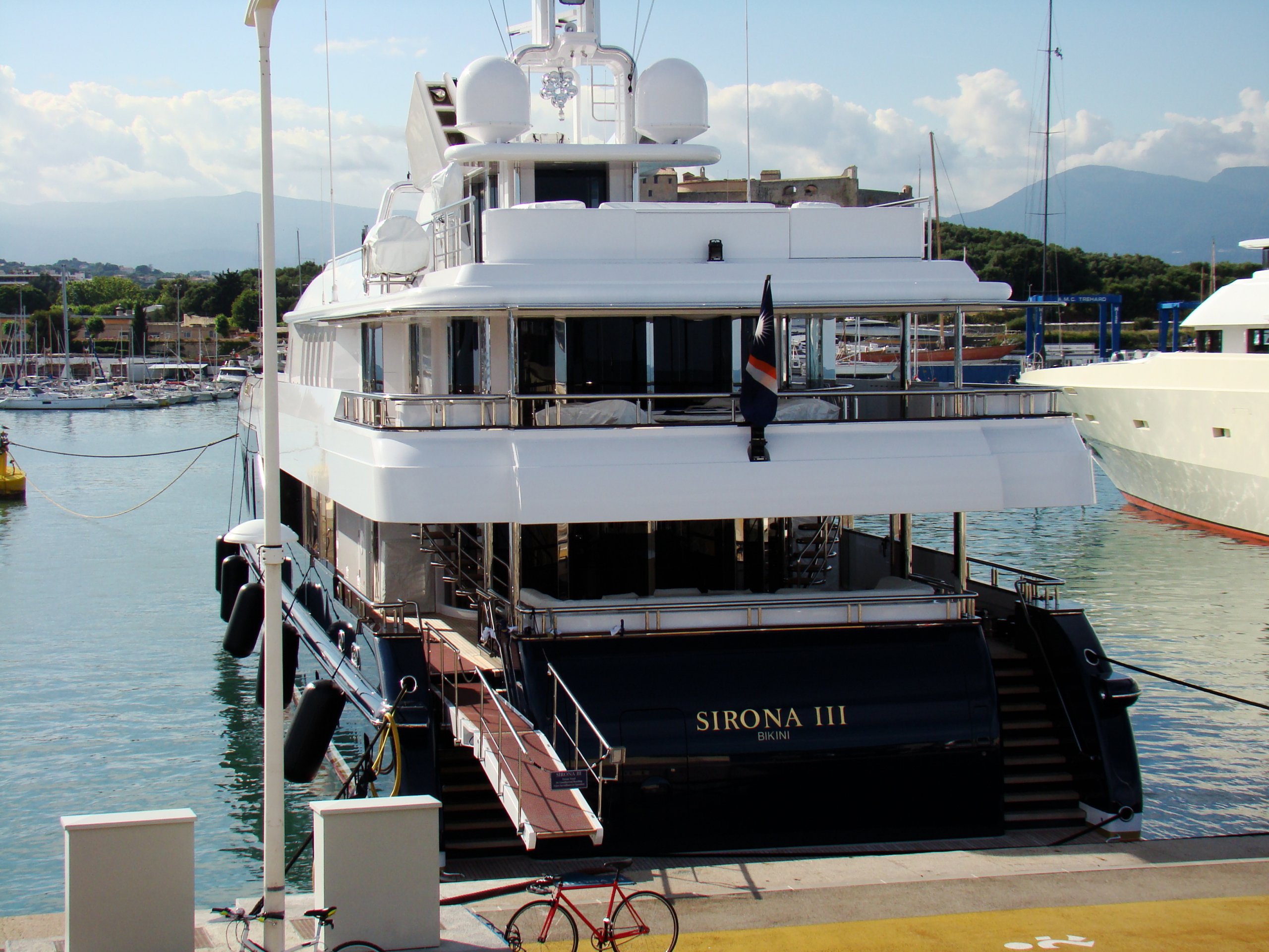 4 ROSES Yacht • Oceanfast • 2004 • Ex Owner Micky Arison - Sirona III
