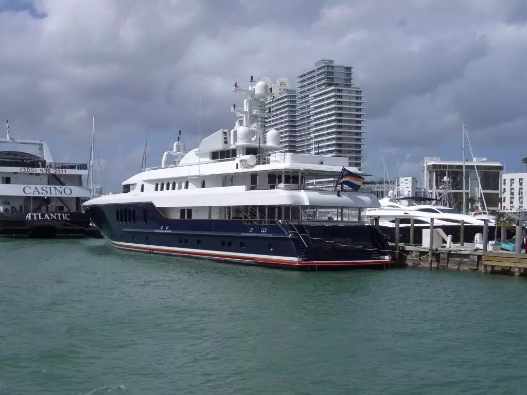 4 ROSES Yacht • Oceanfast • 2004 • Ex Propriétaire Micky Arison - Sirona III