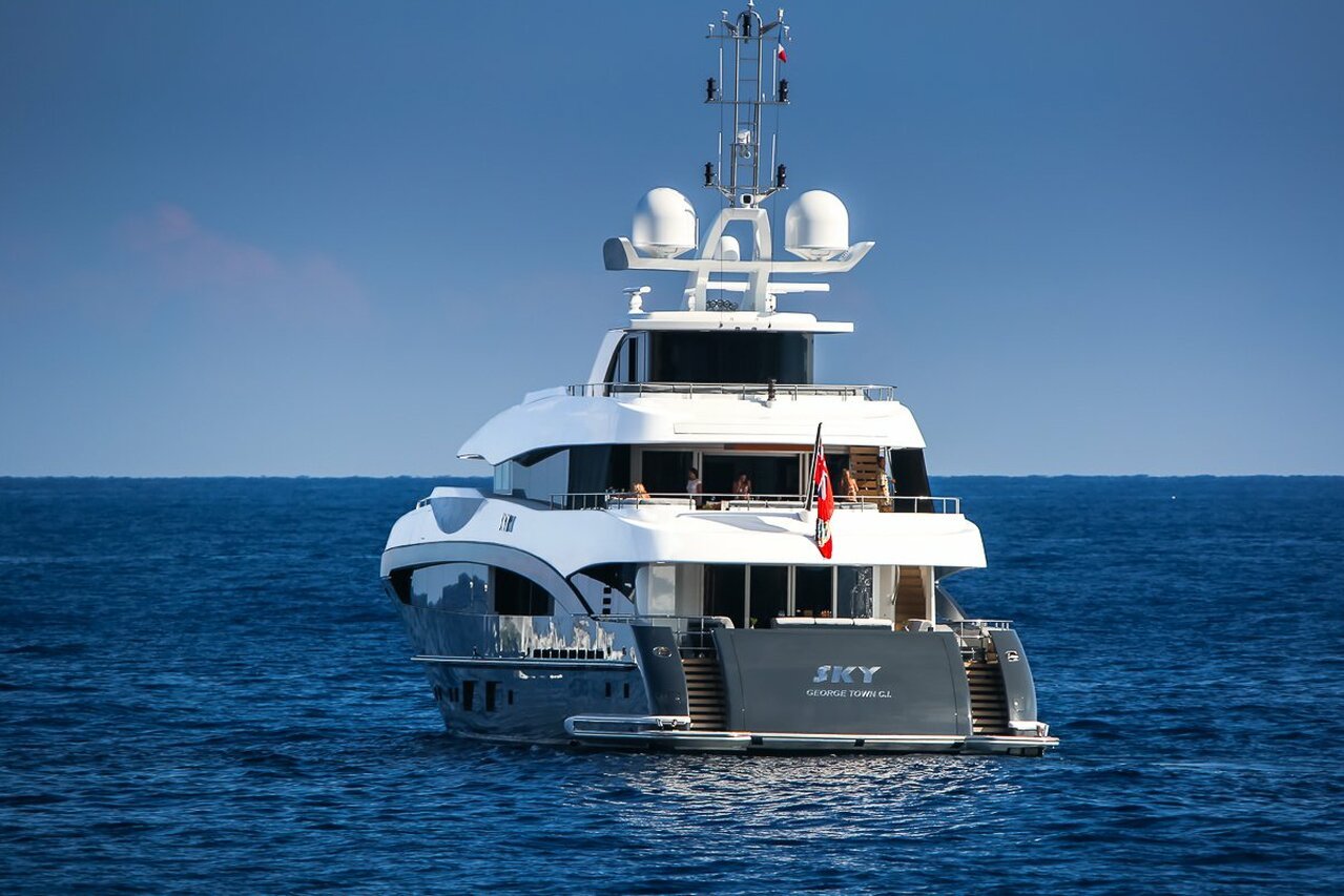 Sky yacht - 50,5m - Heesen - propietario Igor Kesaev