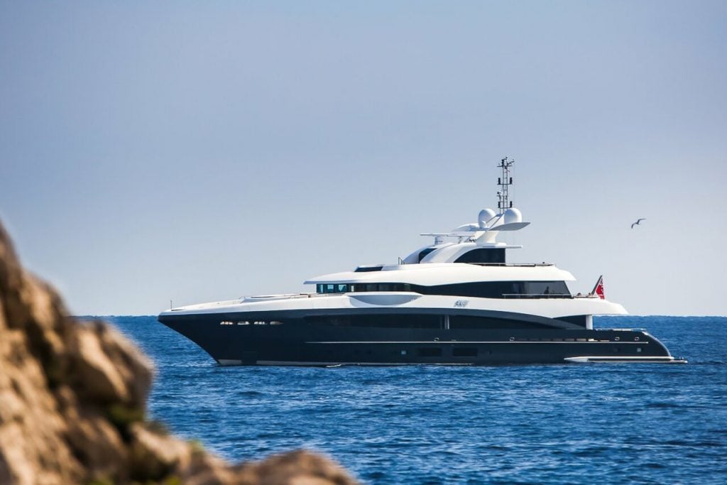 Небесная яхта - 50,5м - Heesen - владелец Игорь Кесаев