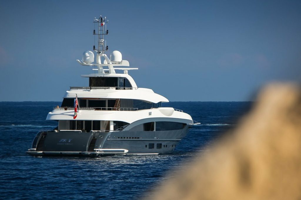 Небесная яхта - 50,5м - Heesen - владелец Игорь Кесаев