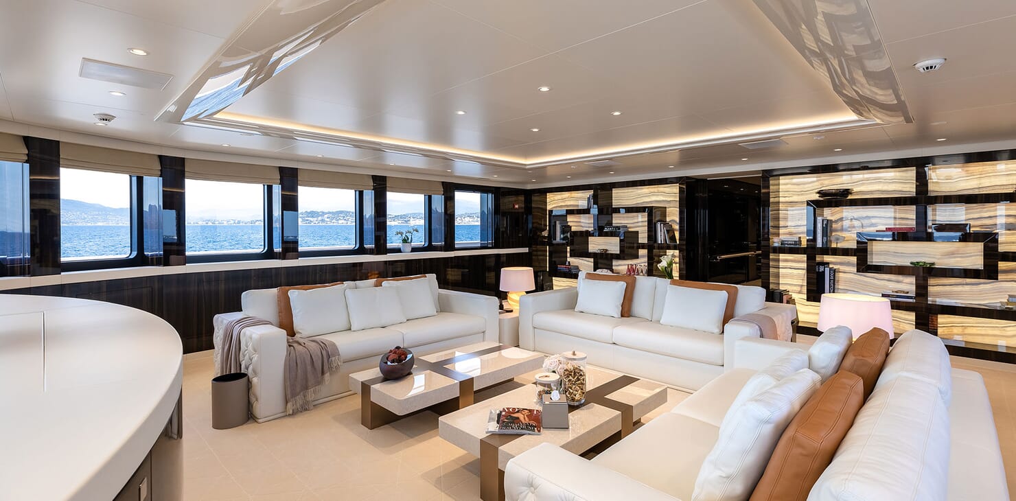 pour yacht STARLUST intérieur