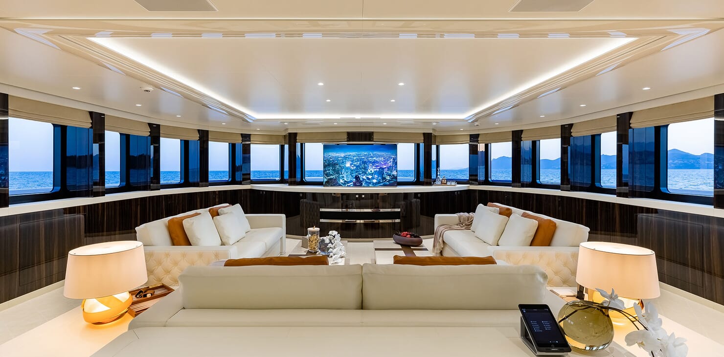 pour yacht STARLUST intérieur