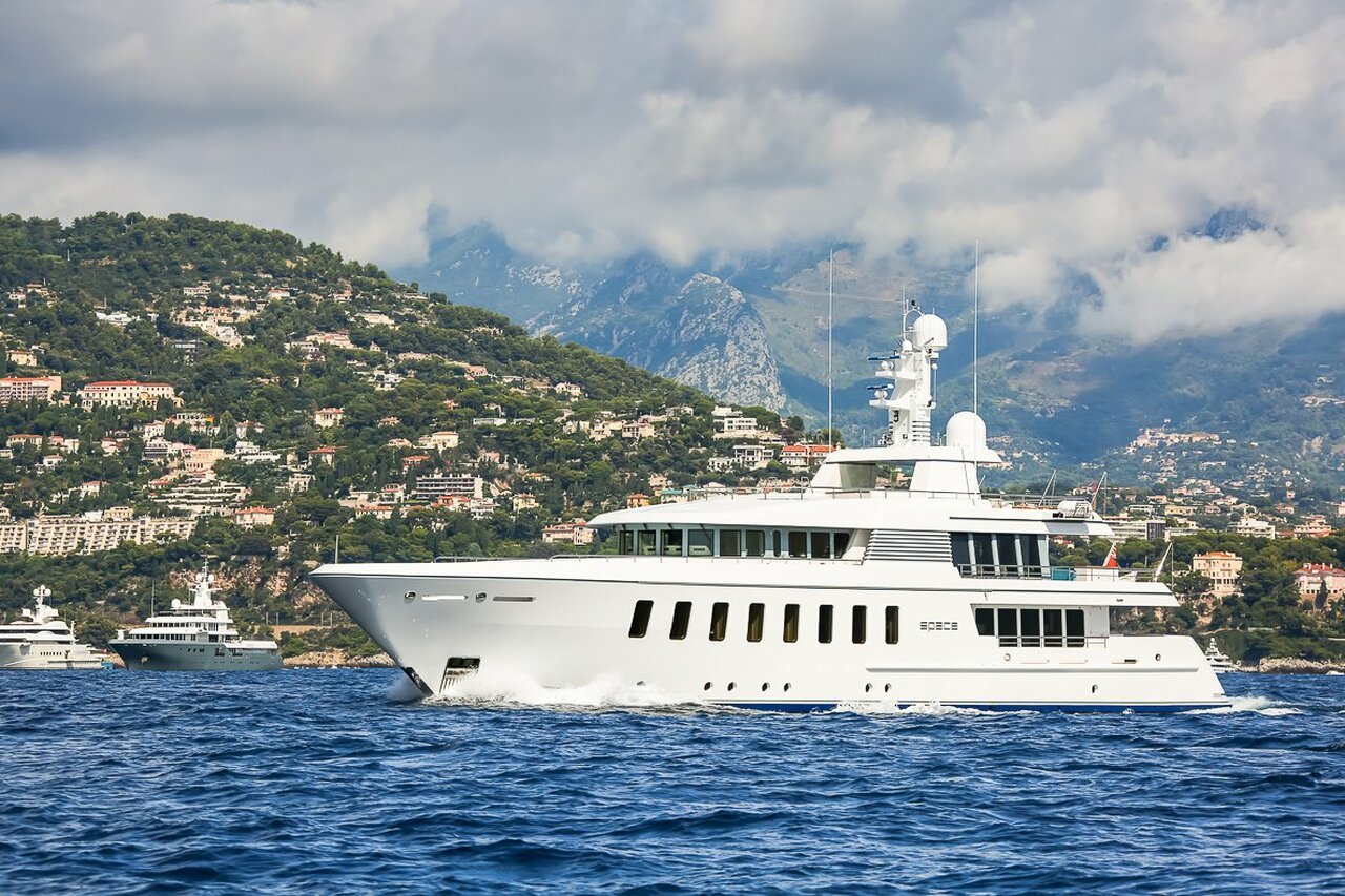 SPACE yacht • Feadship • 2007 • propriétaire Laurence Graff