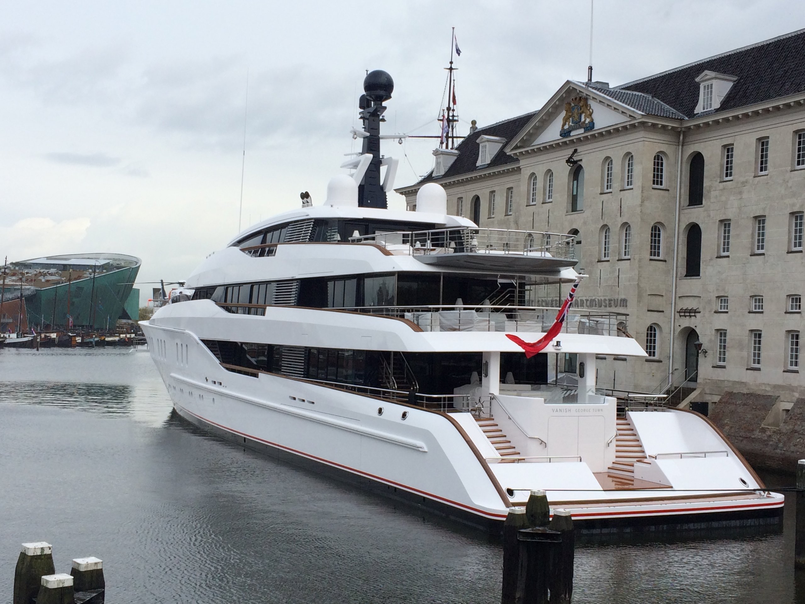 yat Vanish – Feadship – Van Tuyl