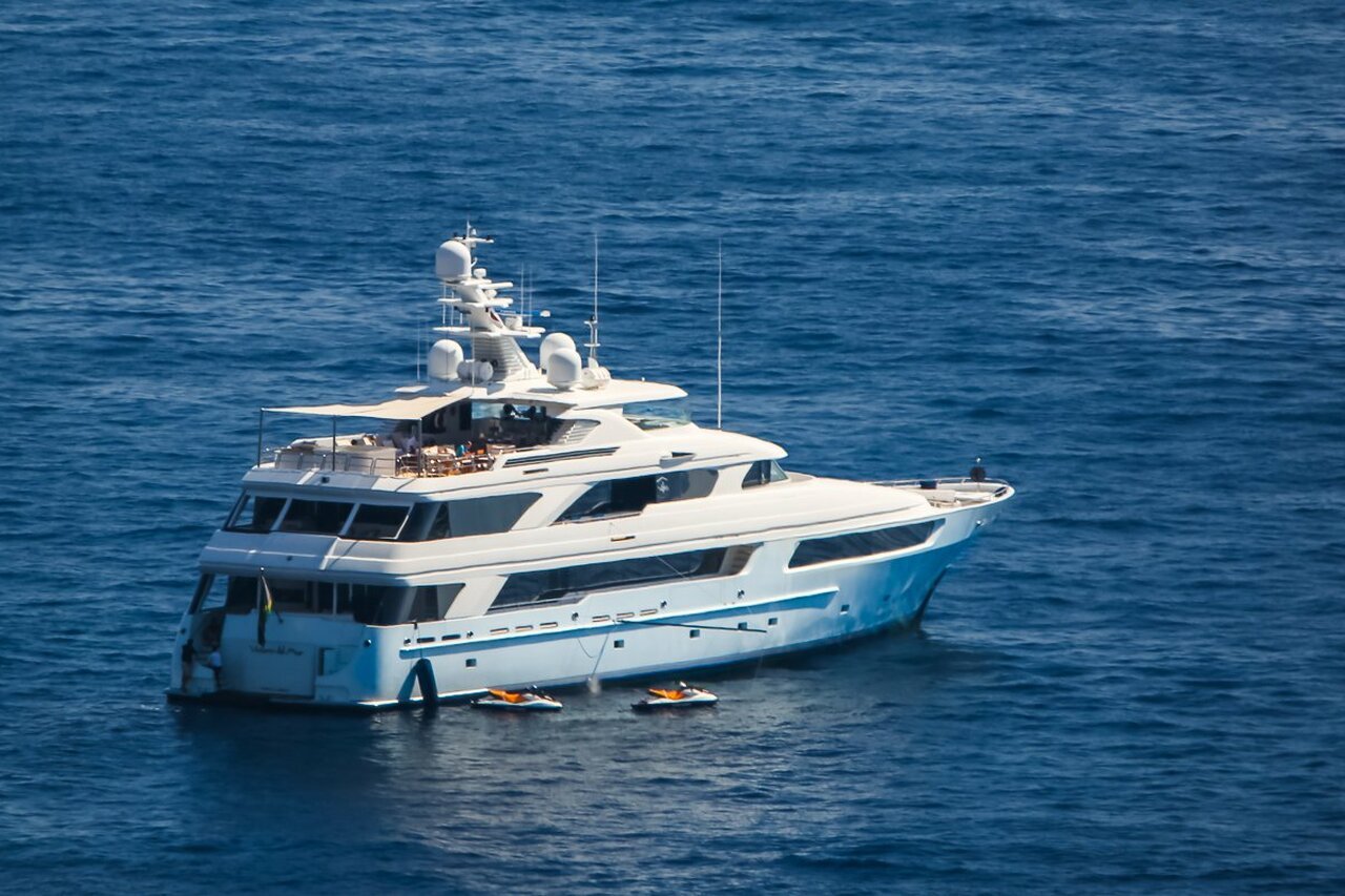 VICTORIA DEL MAR Yacht • Delta Marine • 2006 • Owner John Miller