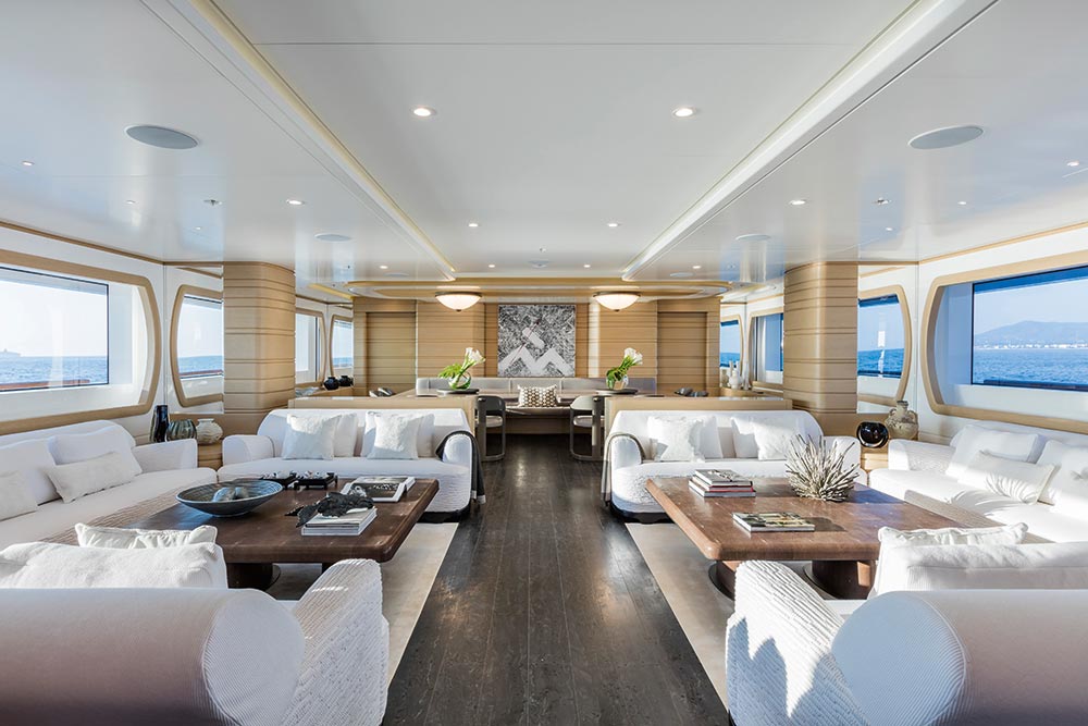 interno dell'yacht Nina Lu