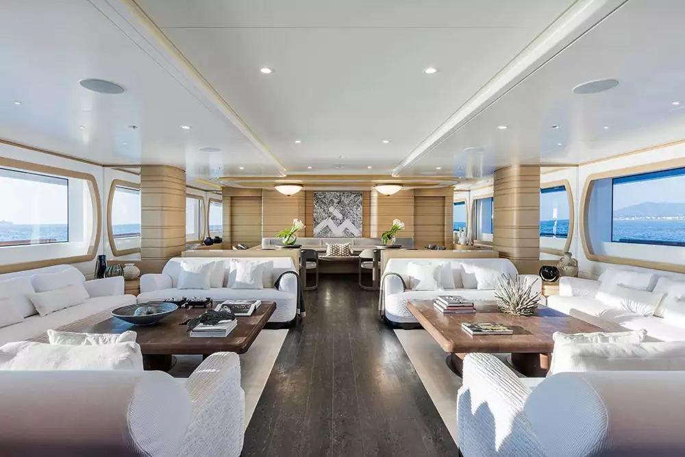 yacht Nina Lu intérieur