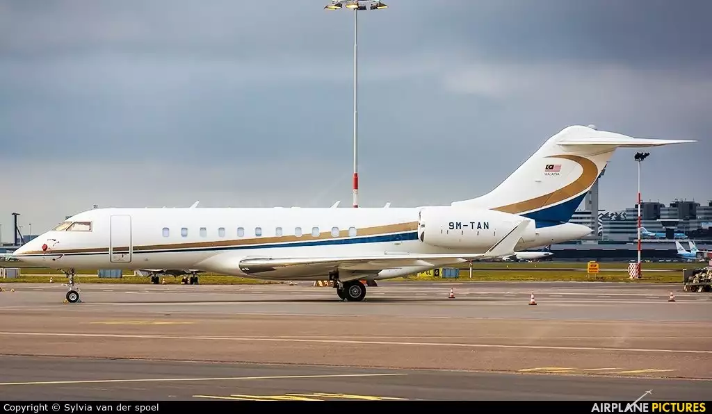 9M-TAN Bombardier G5000 Винсент Тан