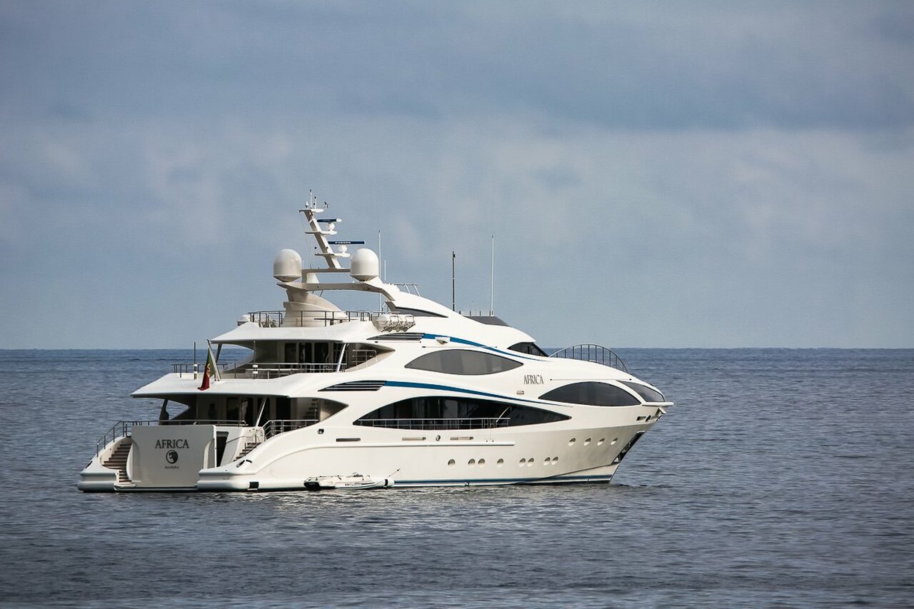 África – 47m – Benetti – Toni Fingerroos