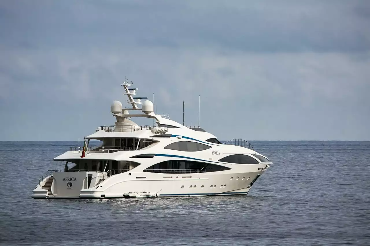 África – 47m – Benetti – Toni Fingerroos