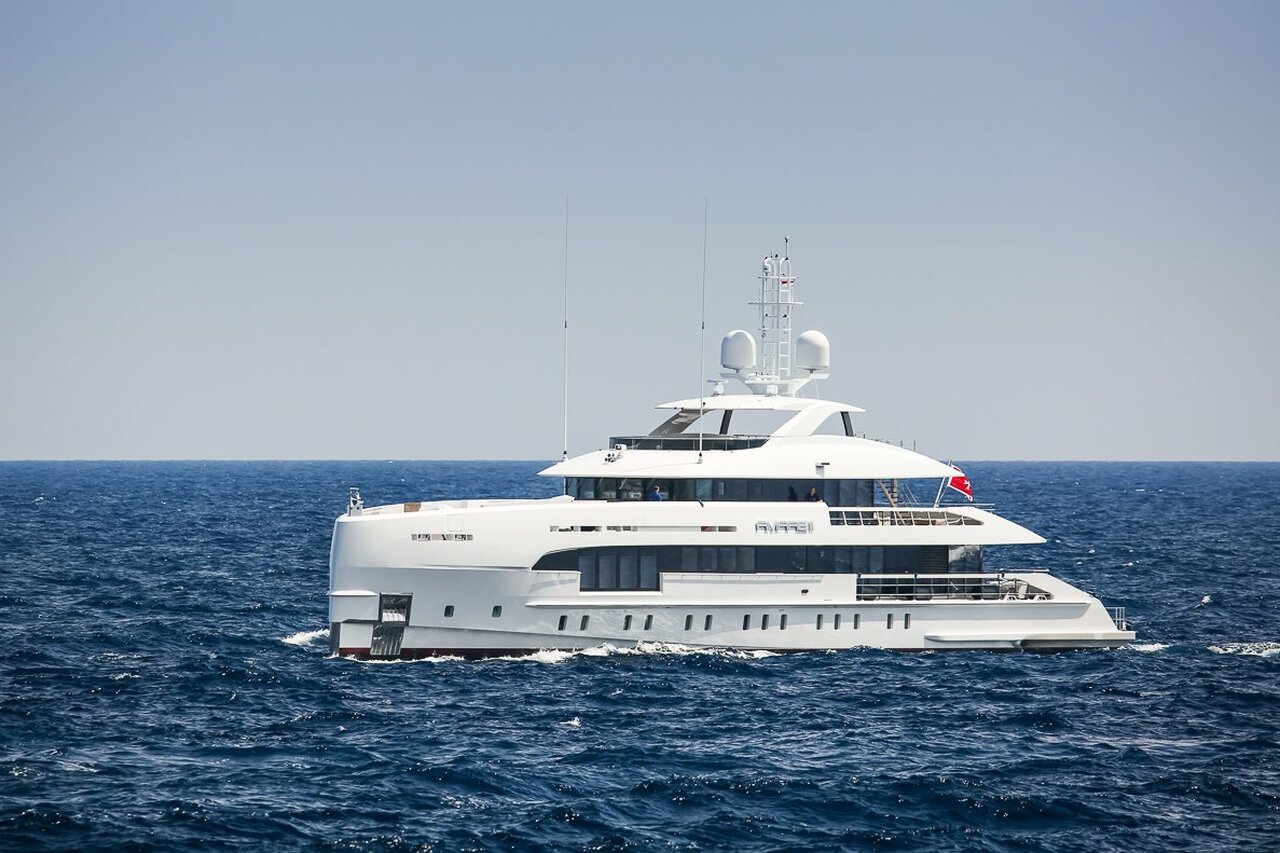 amare 2 yacht