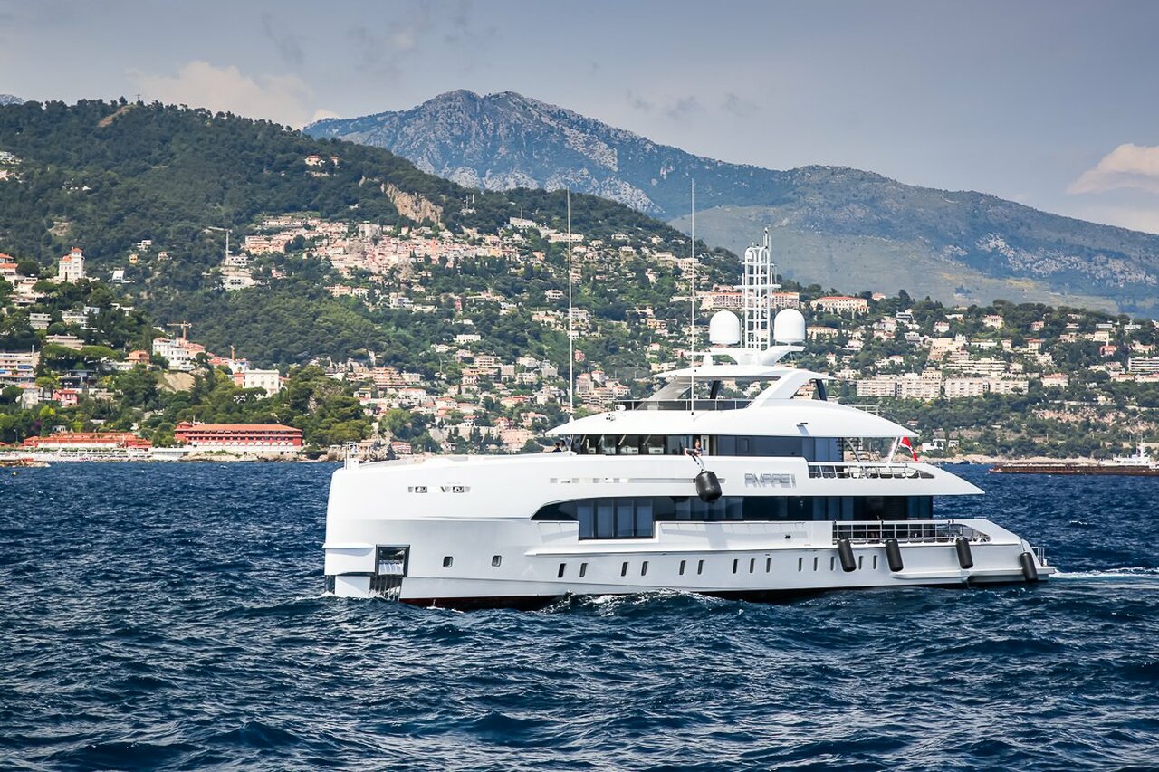 yate Amare II – Heesen – 2020 – Ola Rollen 