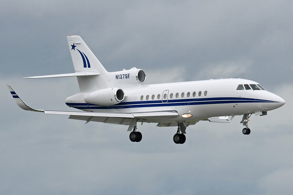 N137SF Dassault Falcon Rob en Richard Sands