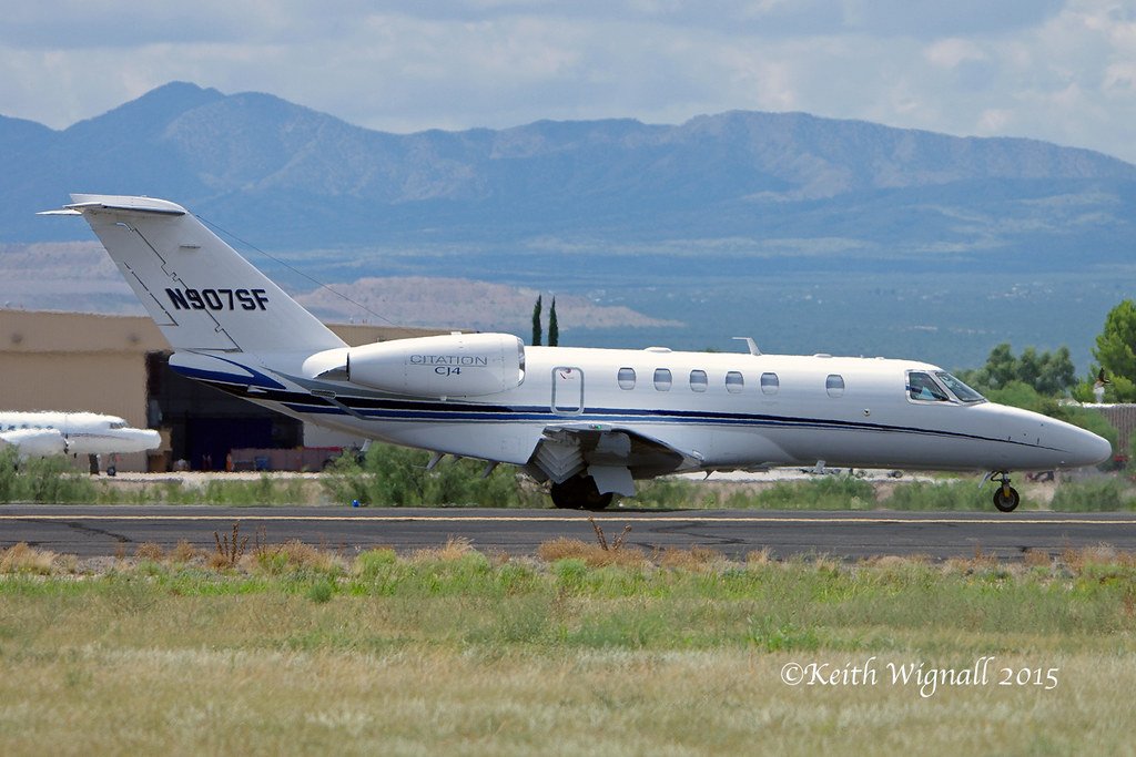 N907SF Cessna Constellation-merken