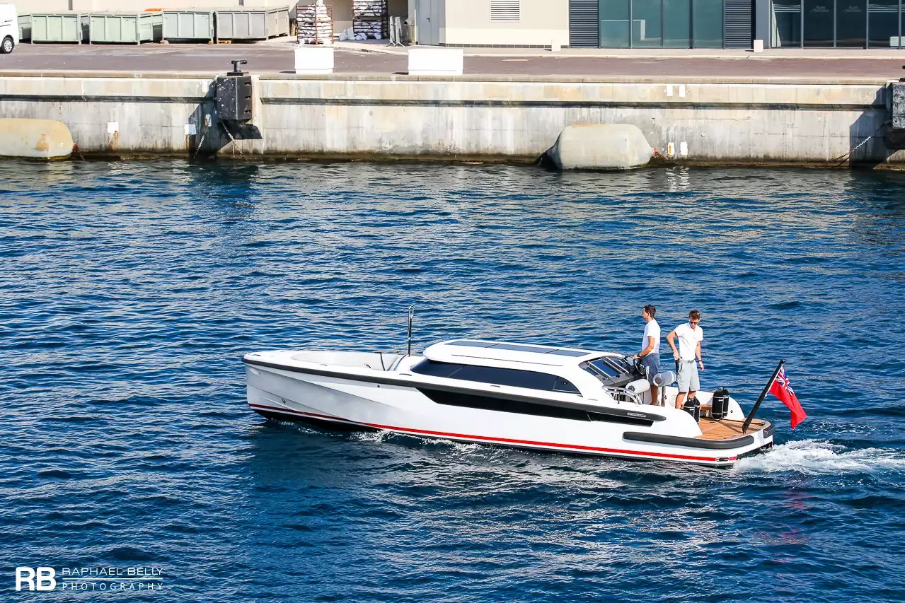 Tender To Sixth Sense yacht (Limousine) – 9,6m – Pascoe International