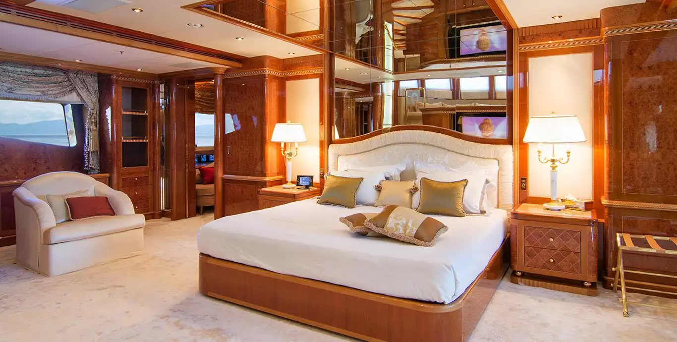 yacht AE CAP D ANTIBES interior