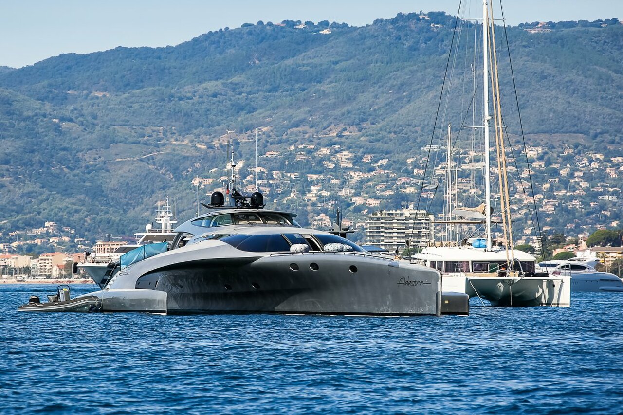 Yacht Adastra – 42,5 m – McConaghy Boats – Antony Marden