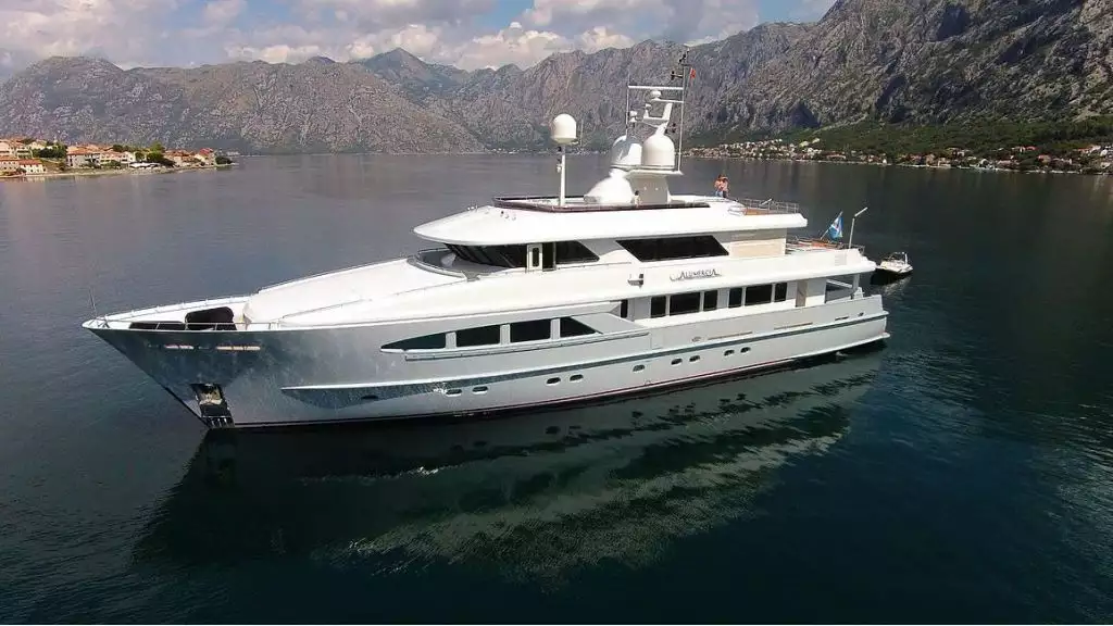 yacht Alumercia (Unexpected) – Heesen – 2001 – Marinus Boers