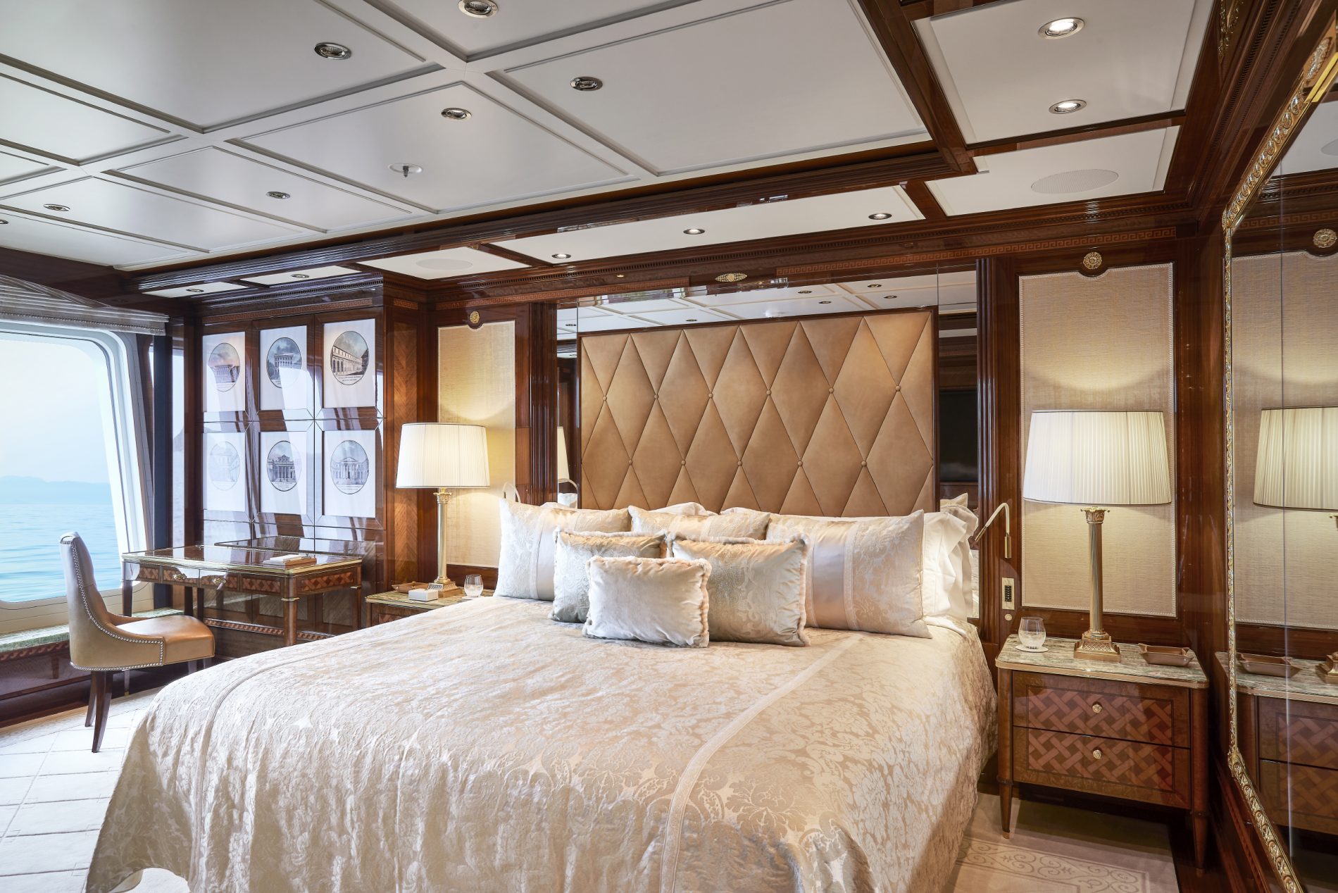 interno dell'yacht Amadea