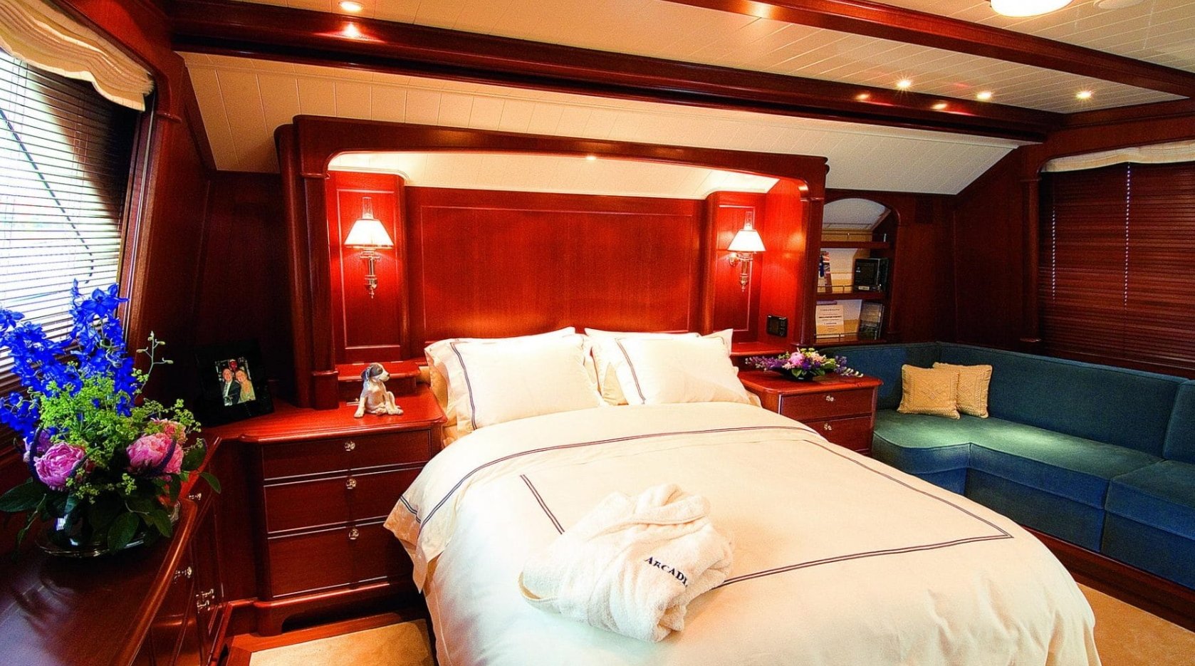 yacht Arcadia interior