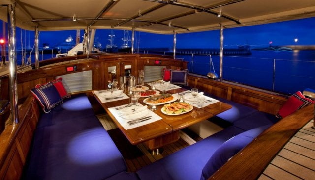 yacht Atalante intérieur