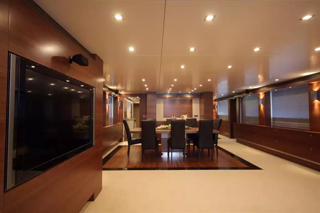 interni dello yacht Avangard II 