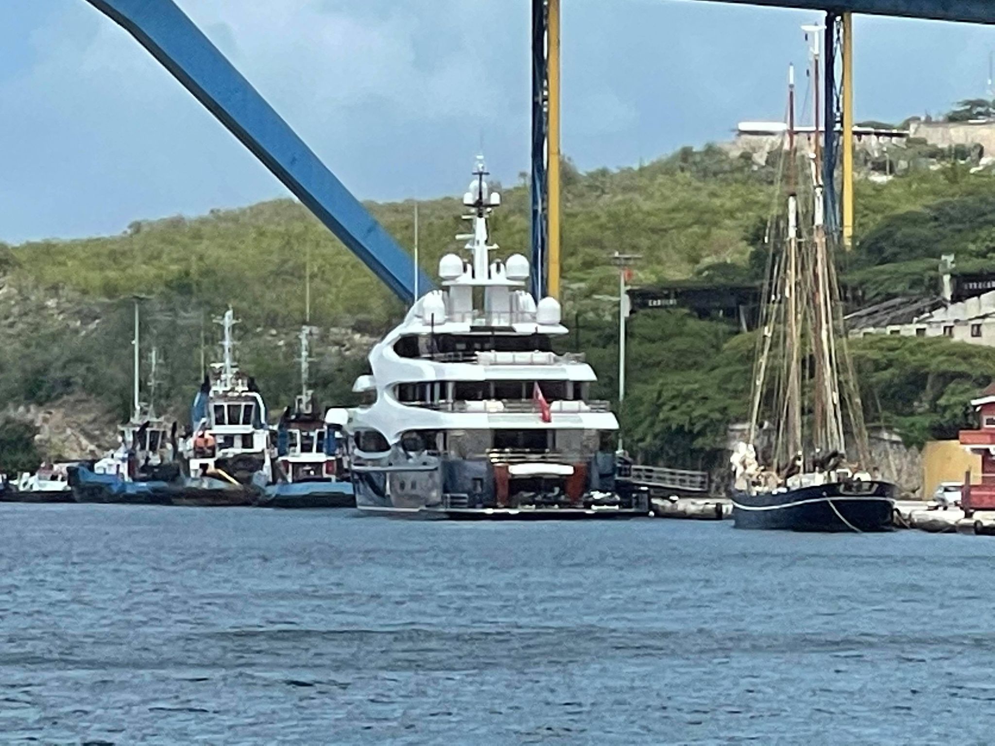 El yate Barbara de Oceanco en Willemstad Curazao