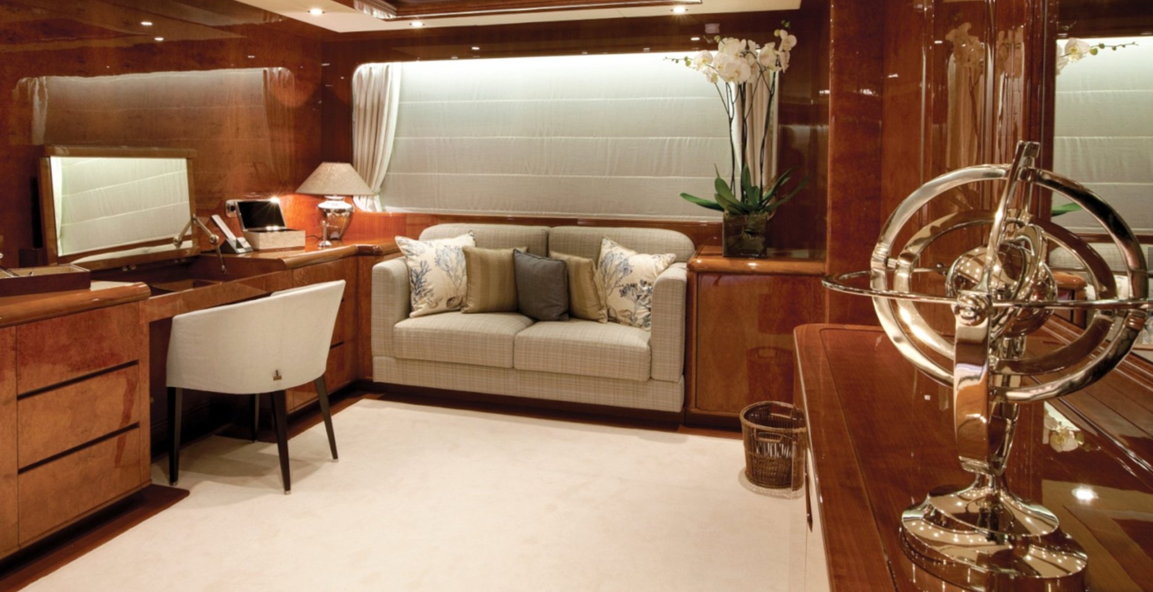 interno dell'yacht Barone Trenck 