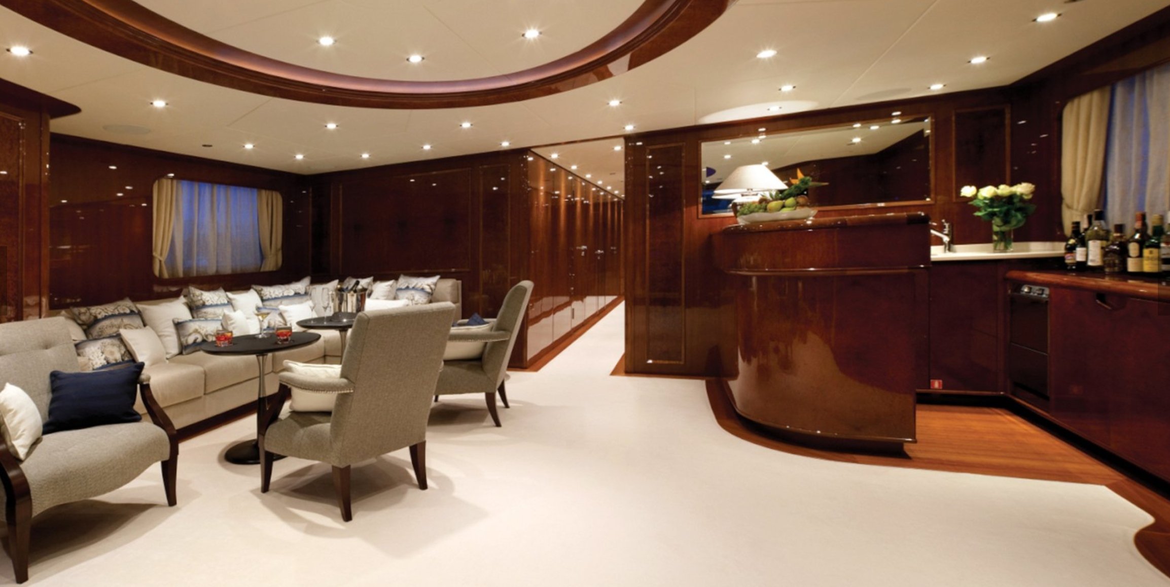 interno dell'yacht Barone Trenck 