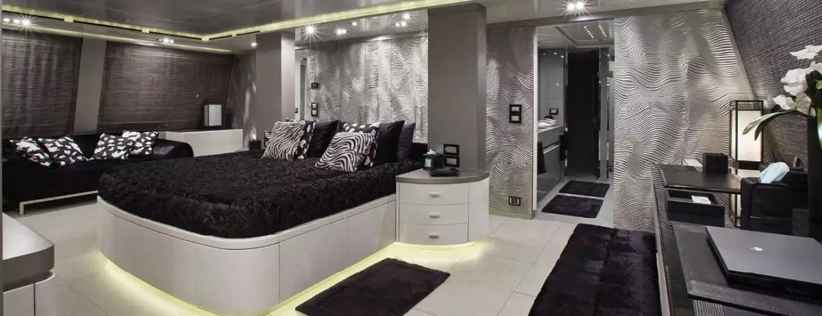 interior do iate Belita 