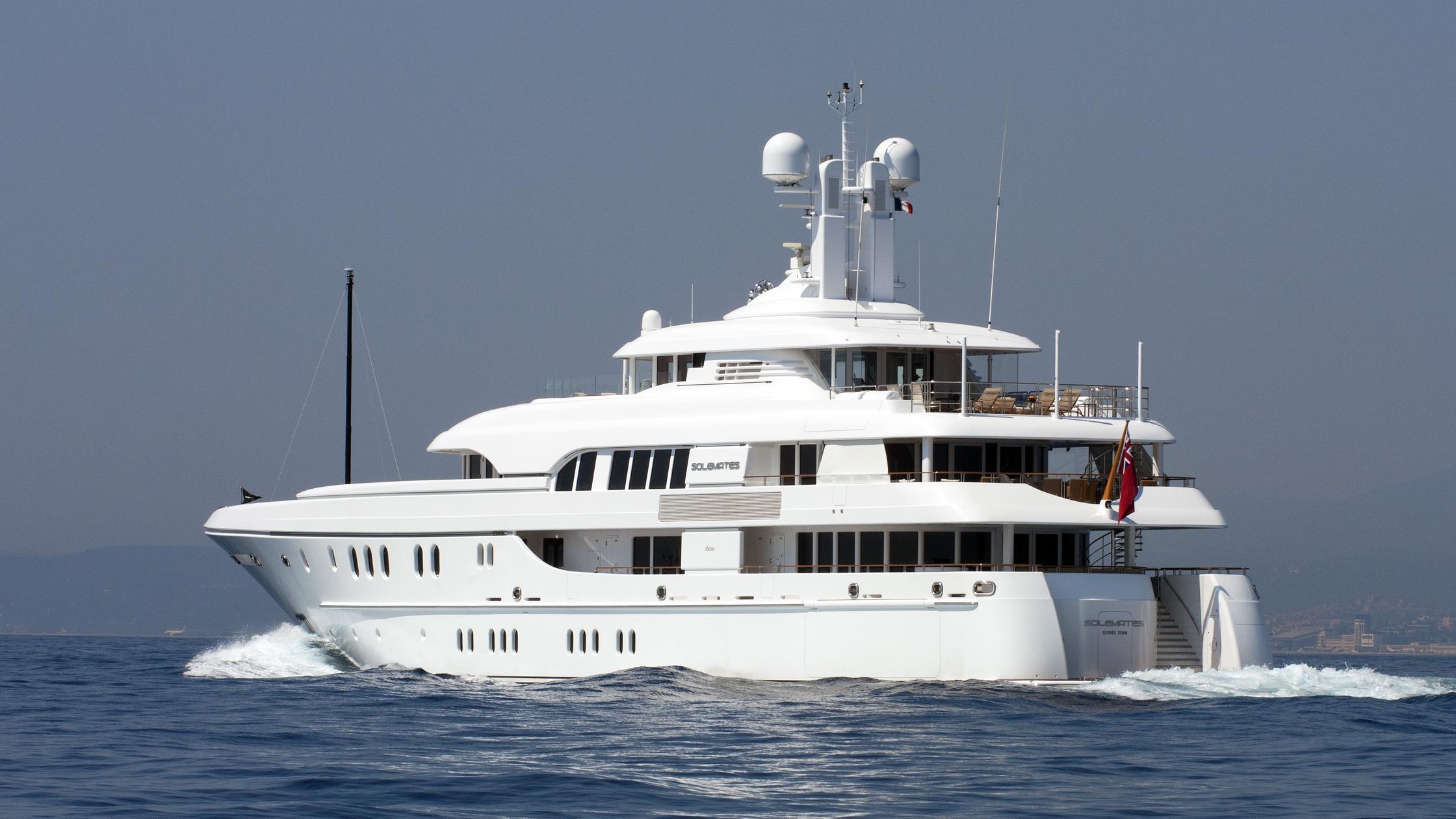 Yacht Bella Vita – Lurssen – 2010 – Dwight Schar