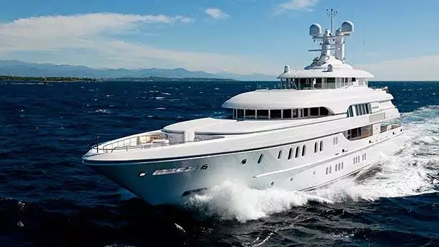 yacht Bella Vita – Lurssen – 2010 – Dwight Schar