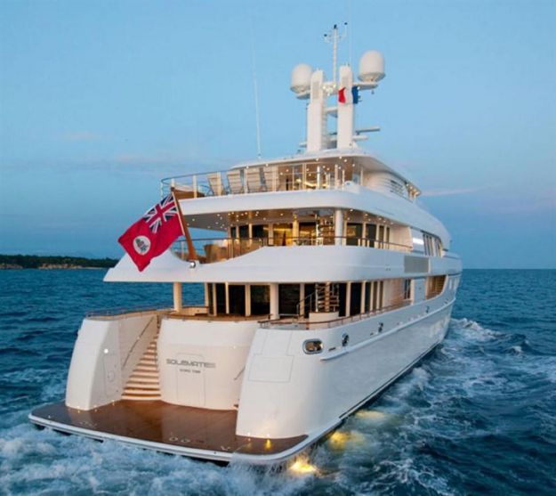 yacht Bella Vita – Lurssen – 2010 – Dwight Schar