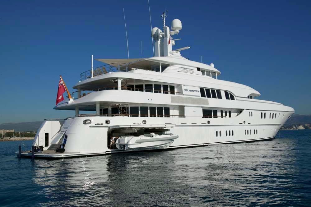 yacht bella vita