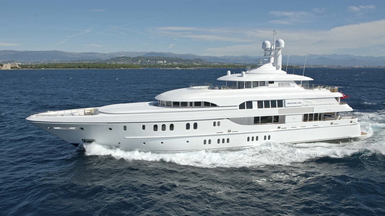 Yacht Bella Vita – Lurssen – 2010 – Dwight Schar