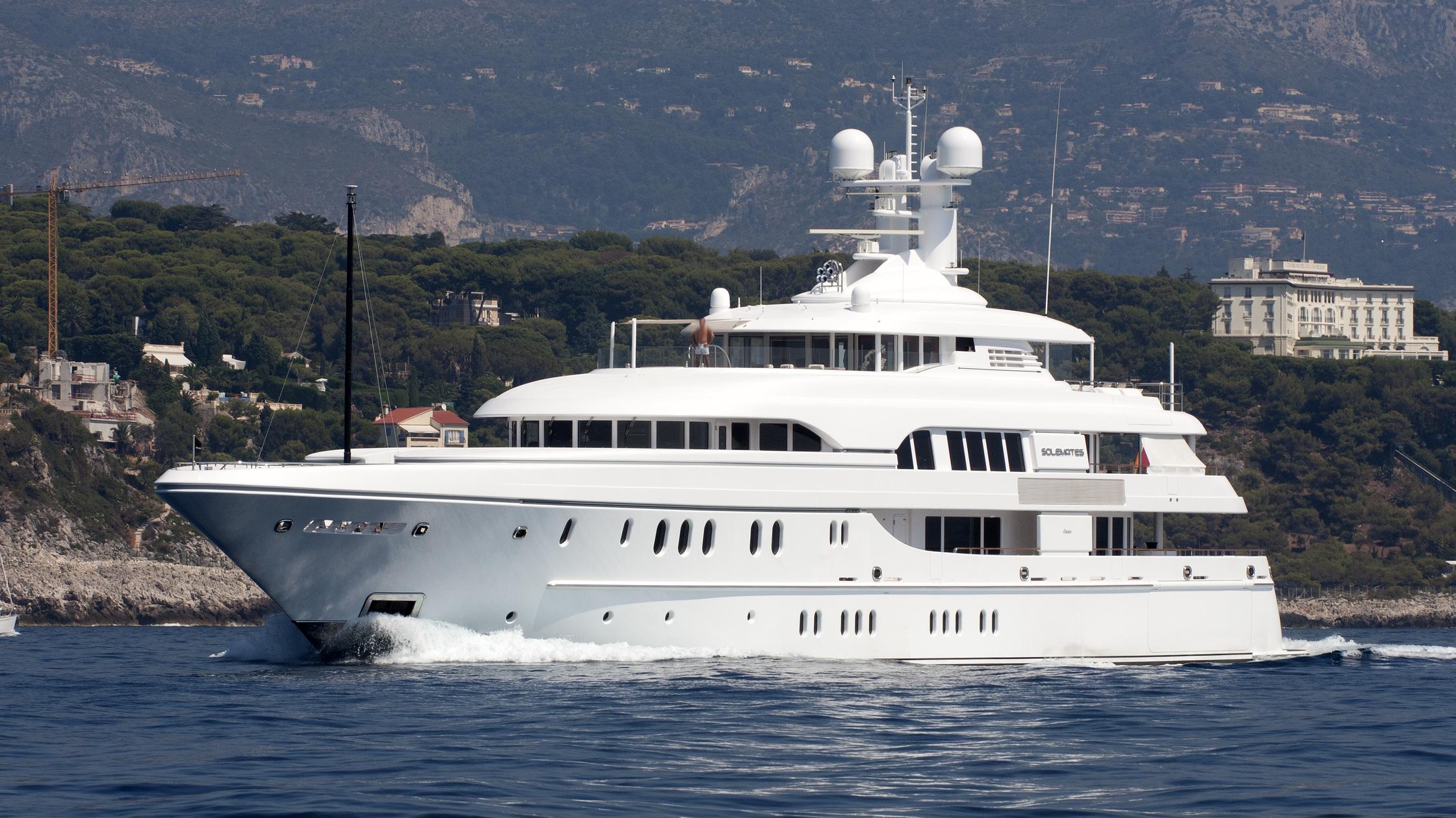 yacht bella vita