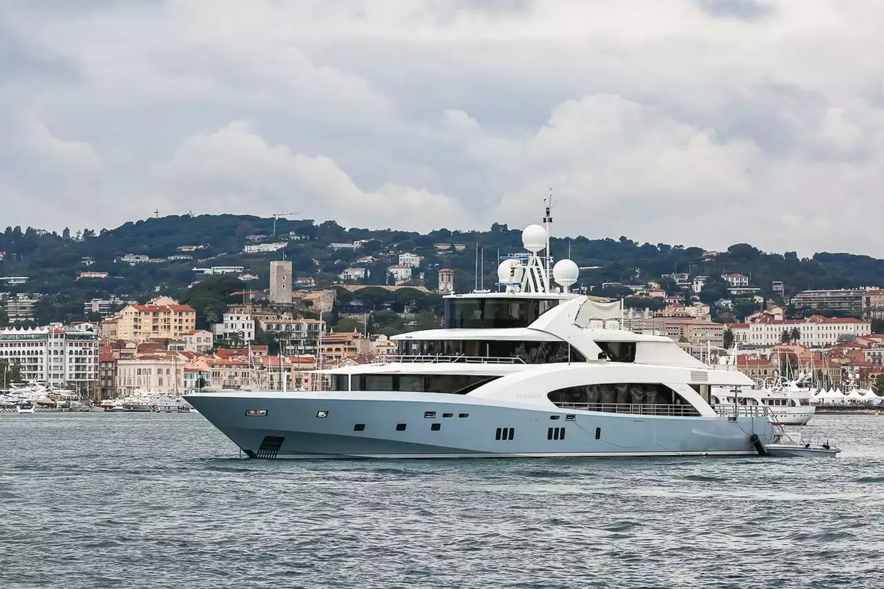 Yacht Belongers – 50m – Couach -Alexey Reznikovich