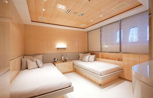 yacht Belongers interior