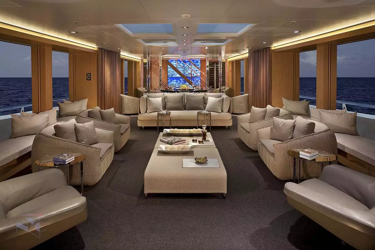 yacht Big Fish intérieur