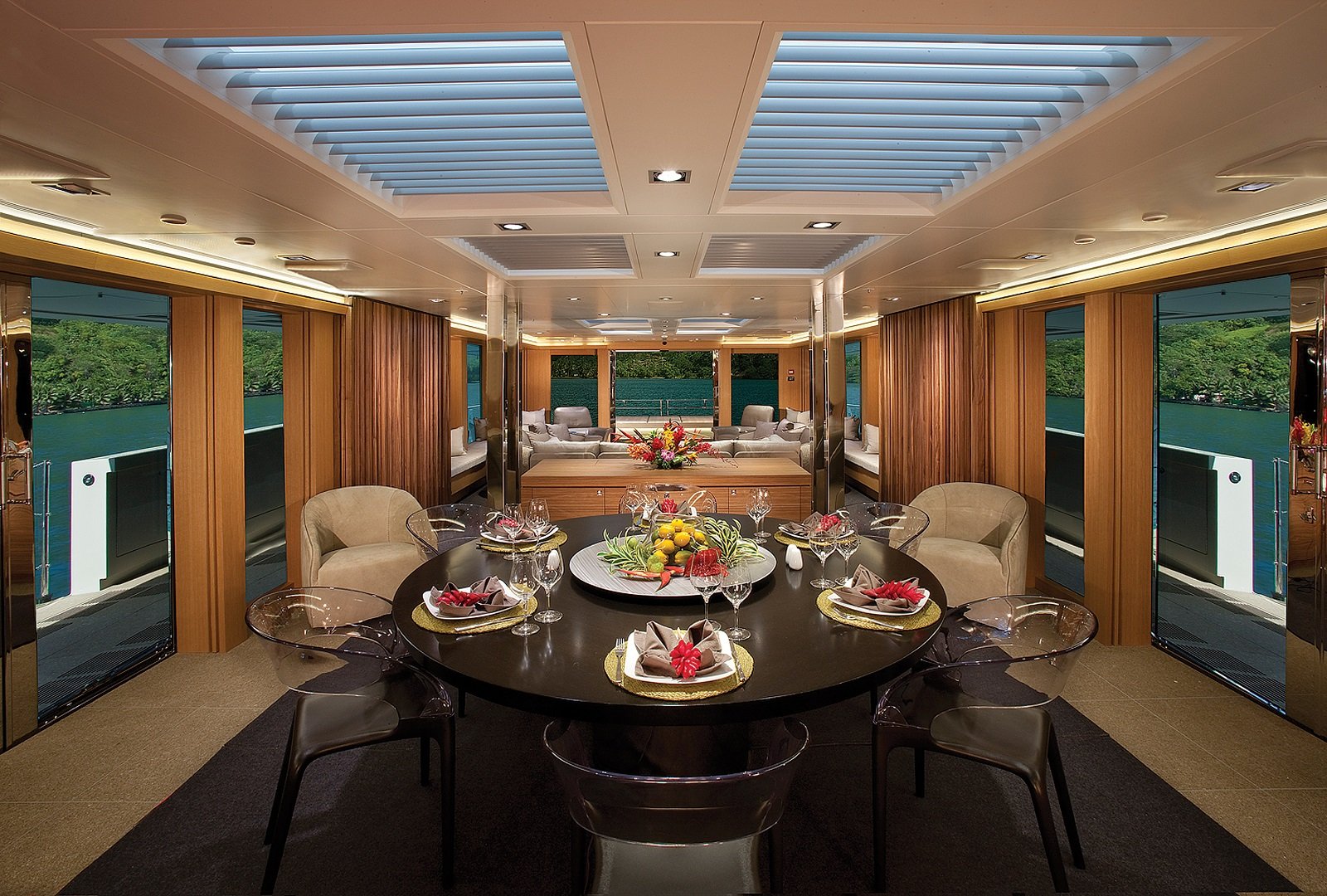 yacht Big Fish interior