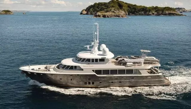 yacht Black Pearl – Diversi progetti – 2011 – Michael Buxton