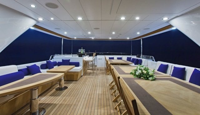 yacht Calliope interior 