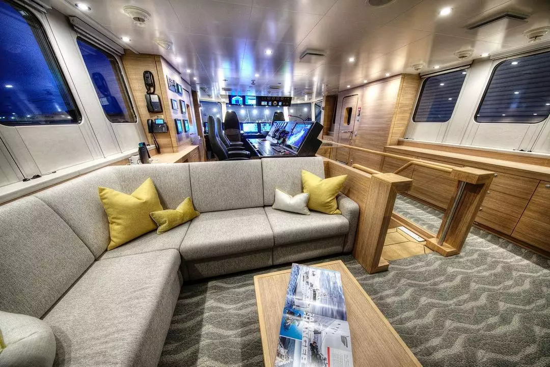 yacht Game Changer intérieur