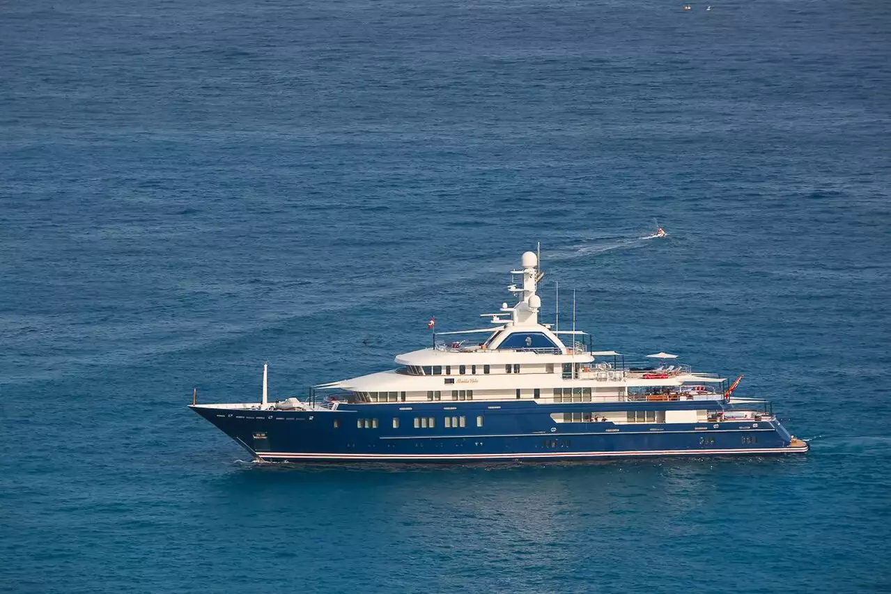 yacht Huntress – 76m – Lurssen – George Argyros