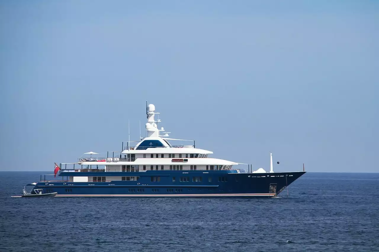 yacht Huntress – 76m – Lurssen – George Argyros