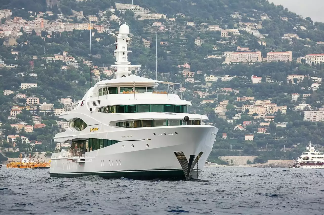 yate Lady Christine – 68m – Feadship – Lord Irvine Laidlaw