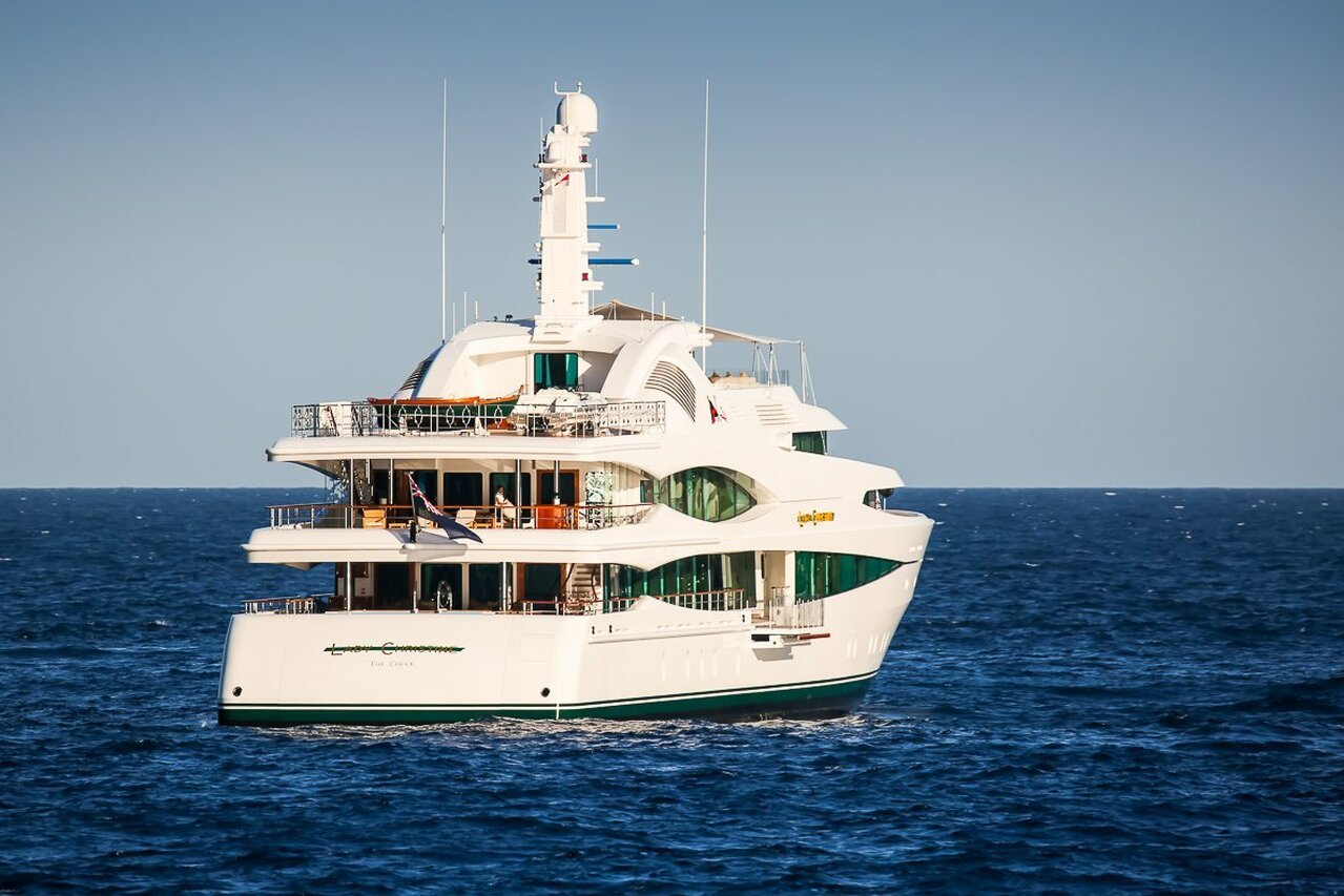 yat Lady Christine – 68m – Feadship – Lord Irvine Laidlaw 